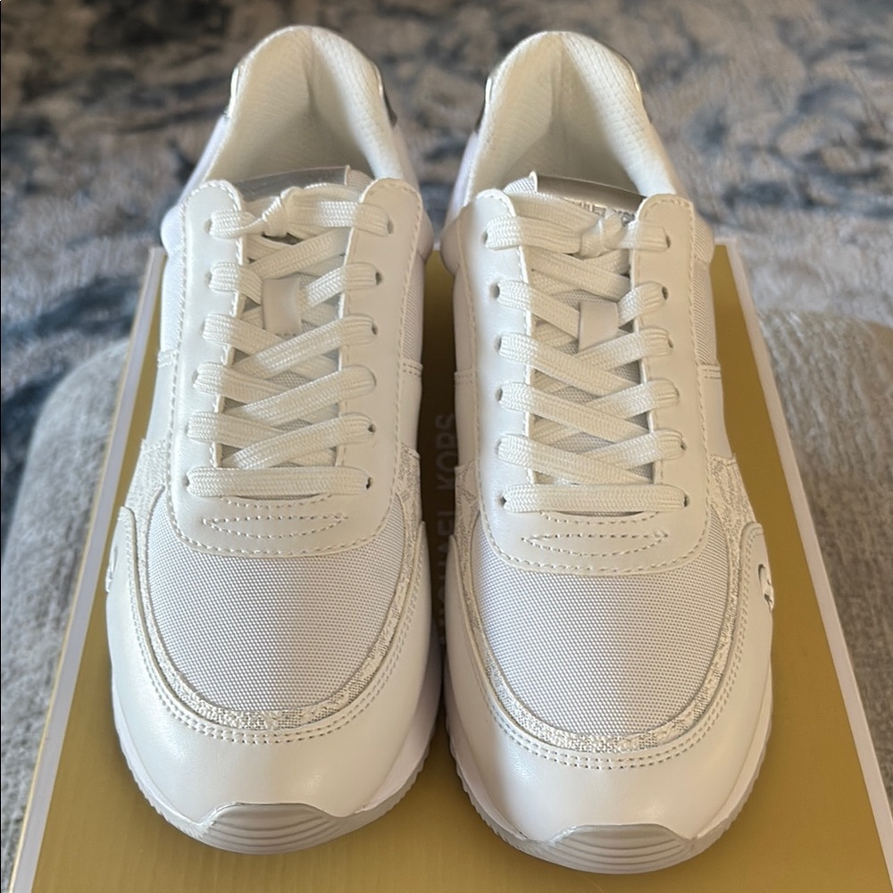 Michael Kors White Leather Sneakers with Modern Silhouette